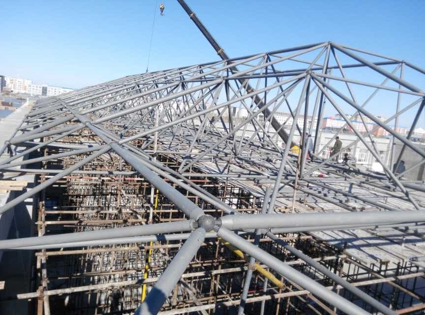 赤壁商贸城屋顶网架工程